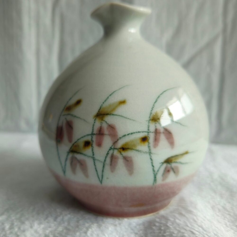 Vtg Studio 1983 signed pottery vase made on potters wheel floral hand painted